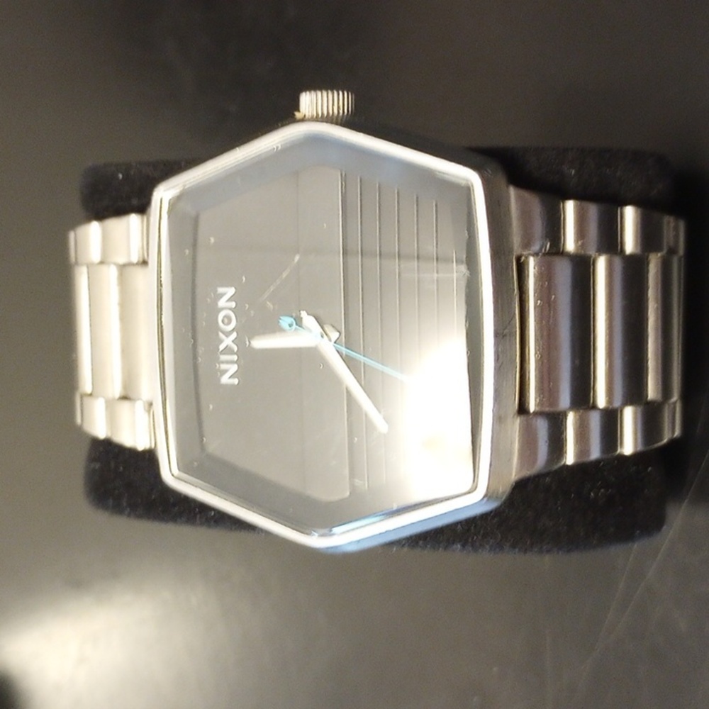 Nixon The Mayor watch